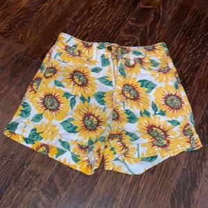 Cute sunflower shorts, size medium (fit like small) high waisted